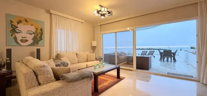 Продажа апартаментов на среднем этаже в Estepona 2