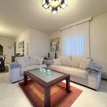 Продажа апартаментов на среднем этаже в Estepona