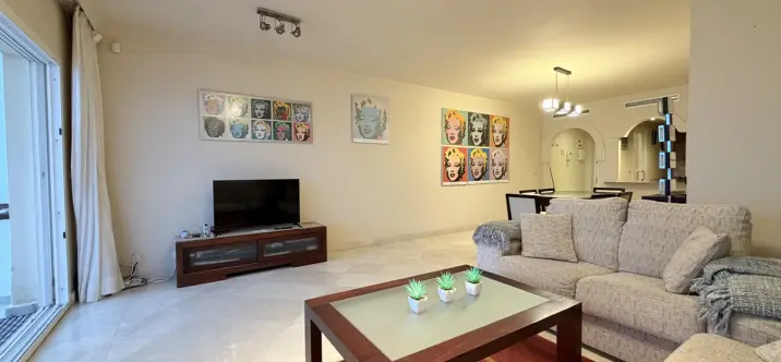 Продажа апартаментов на среднем этаже в Estepona 4