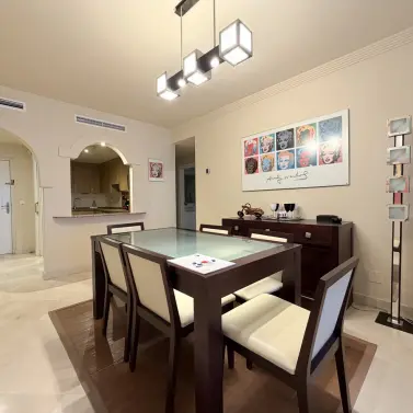 Продажа апартаментов на среднем этаже в Estepona