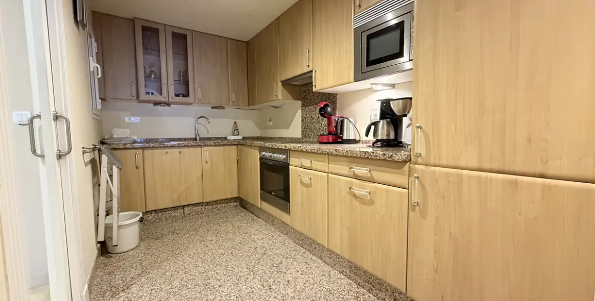 Продажа апартаментов на среднем этаже в Estepona 7