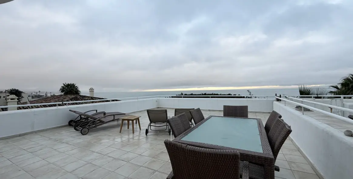 Продажа апартаментов на среднем этаже в Estepona 16