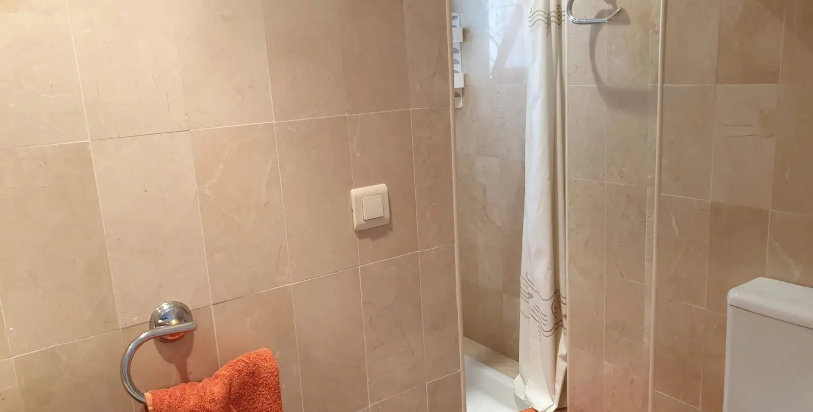 Sale of semi-detached house in Casares 12