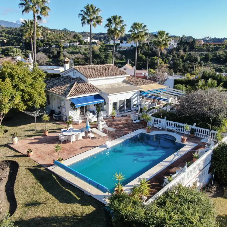Sale of finca - cortijo in Estepona