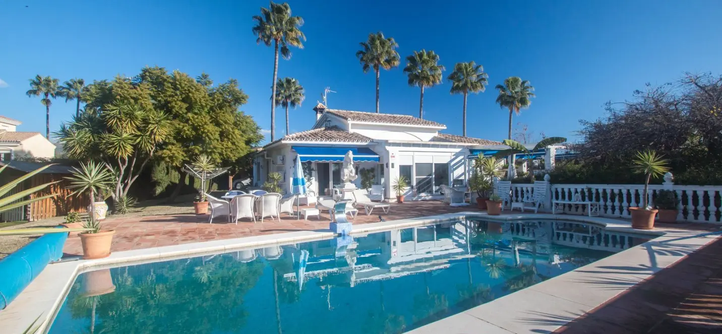 Sale of finca - cortijo in Estepona 1