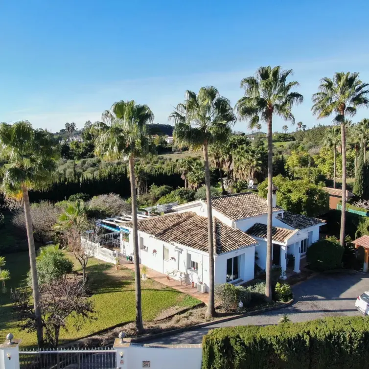 Sale of finca - cortijo in Estepona