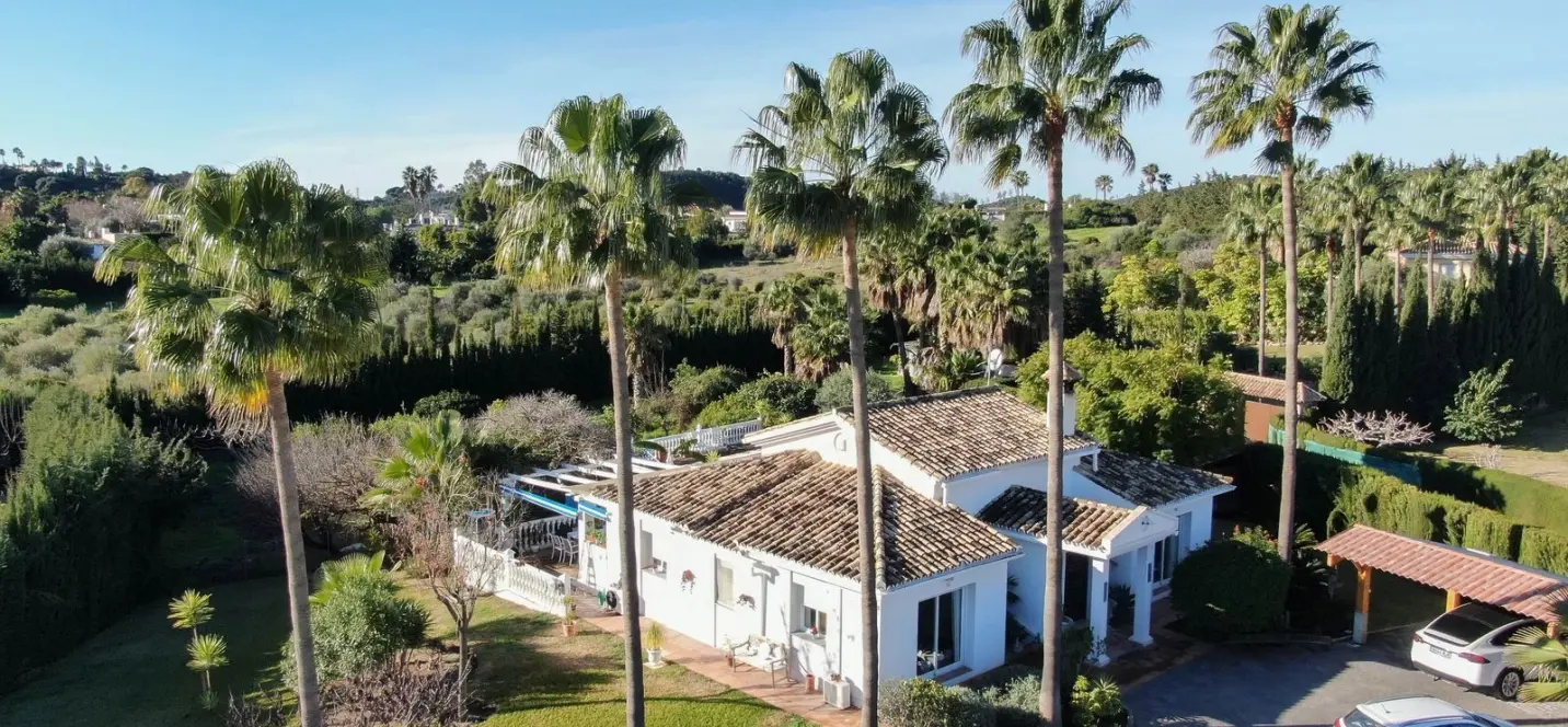Sale of finca - cortijo in Estepona 2