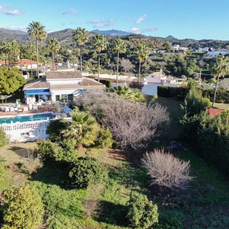 Sale of finca - cortijo in Estepona
