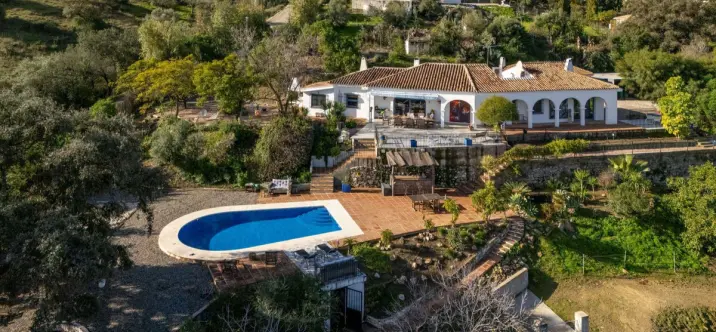 Sale of detached villa in Alhaurín el Grande 0