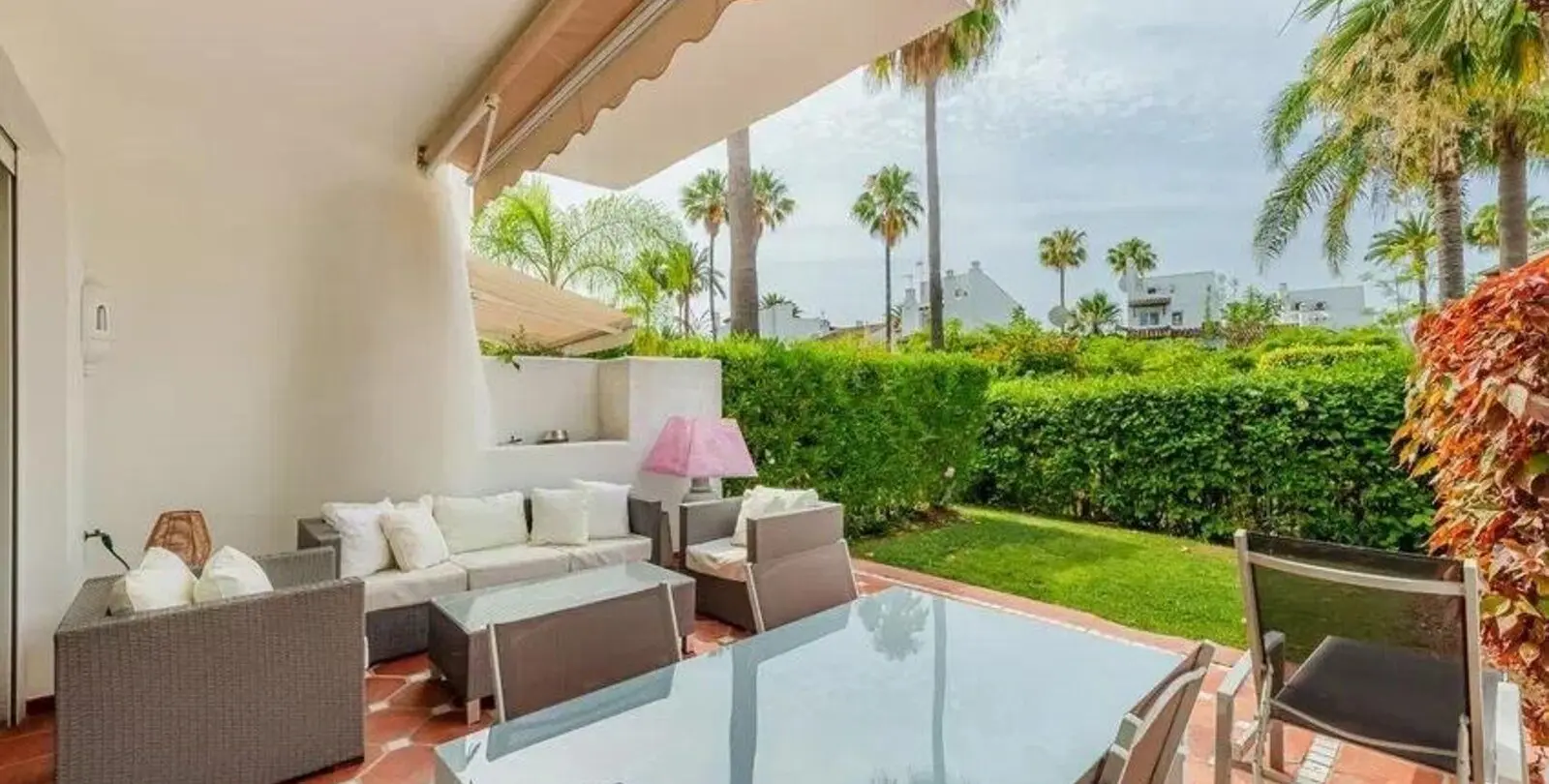 Sale of townhouse in Costalita 1