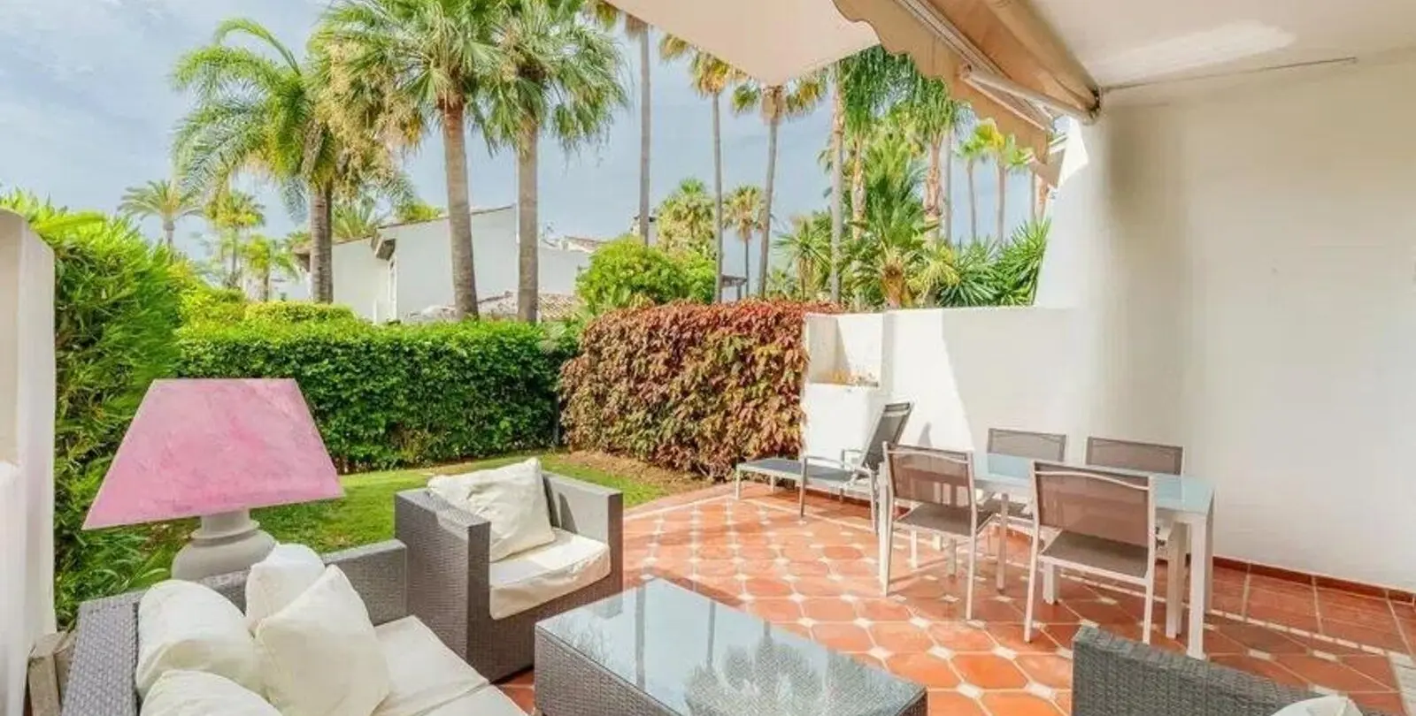 Sale of townhouse in Costalita 2