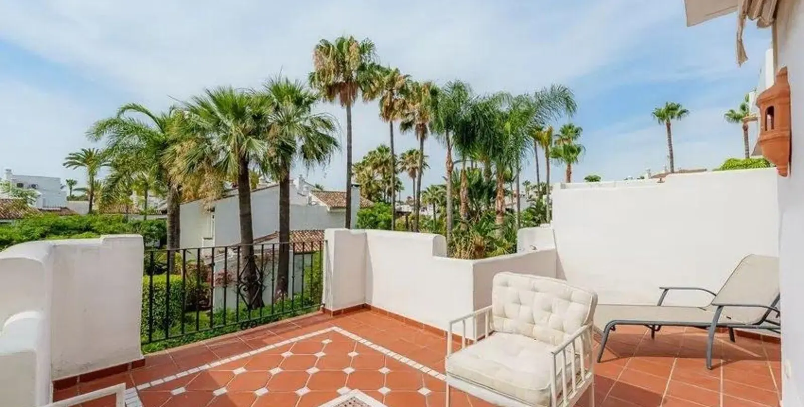 Sale of townhouse in Costalita 9