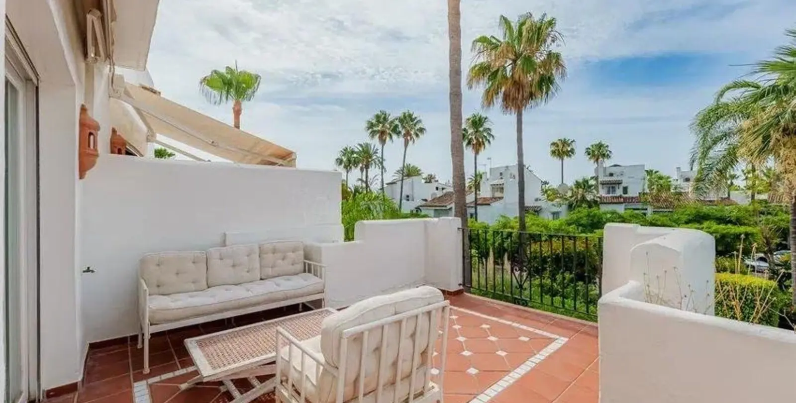 Sale of townhouse in Costalita 10