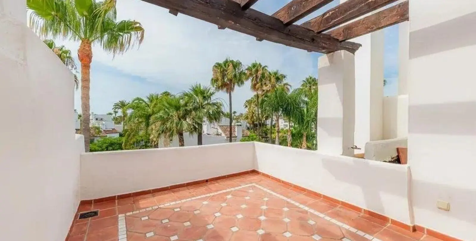Sale of townhouse in Costalita 13