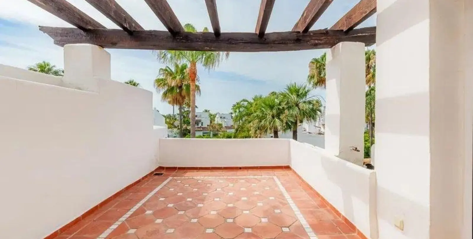 Sale of townhouse in Costalita 14