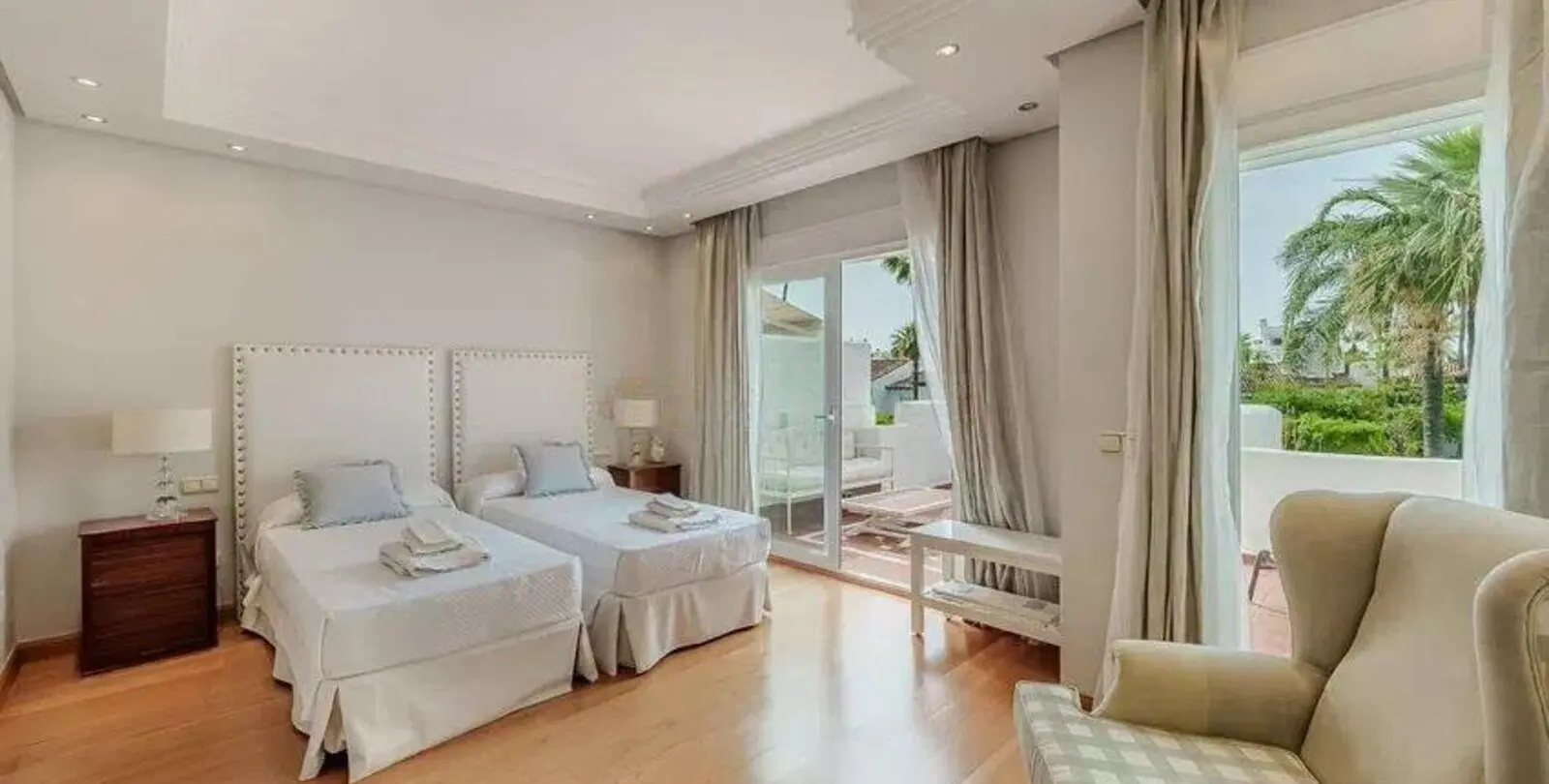Sale of townhouse in Costalita 15