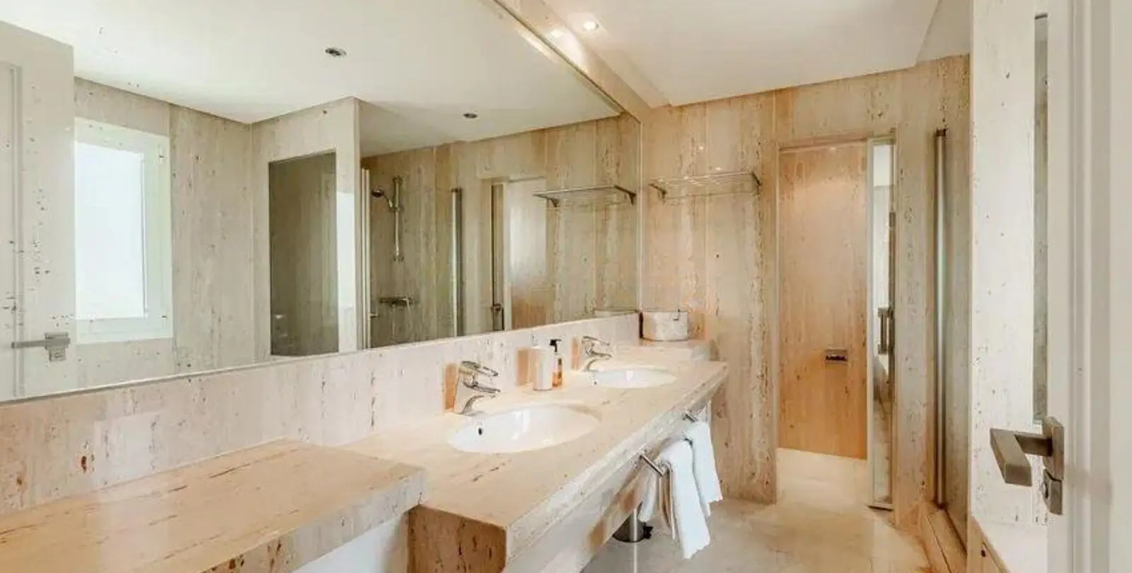 Sale of townhouse in Costalita 18