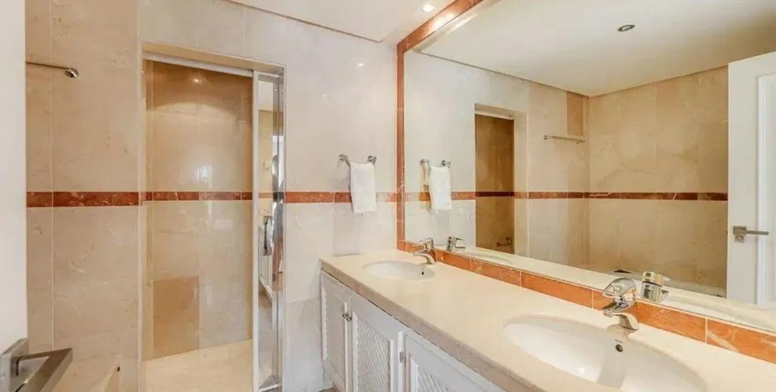 Sale of townhouse in Costalita 19