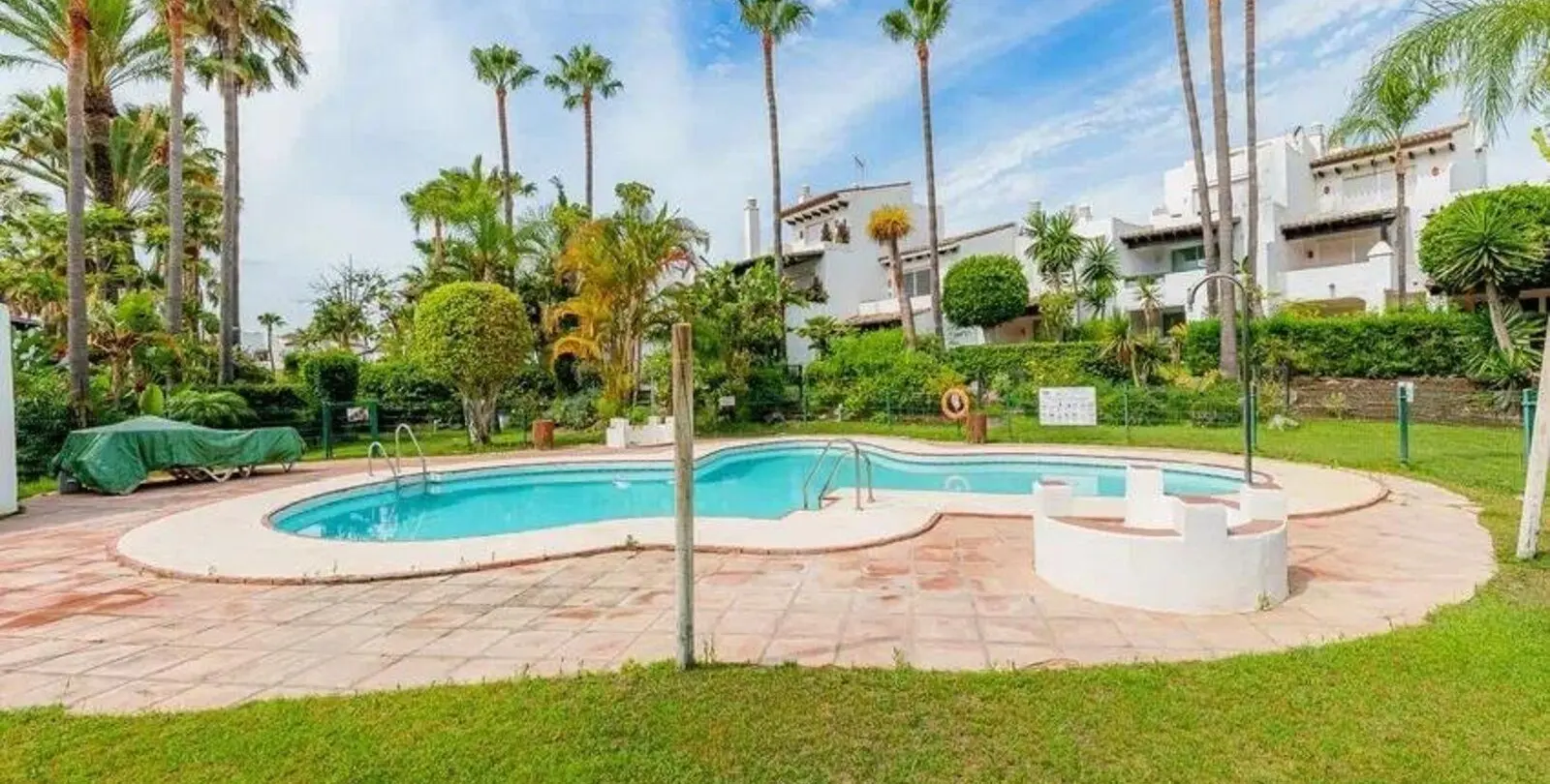 Sale of townhouse in Costalita 21