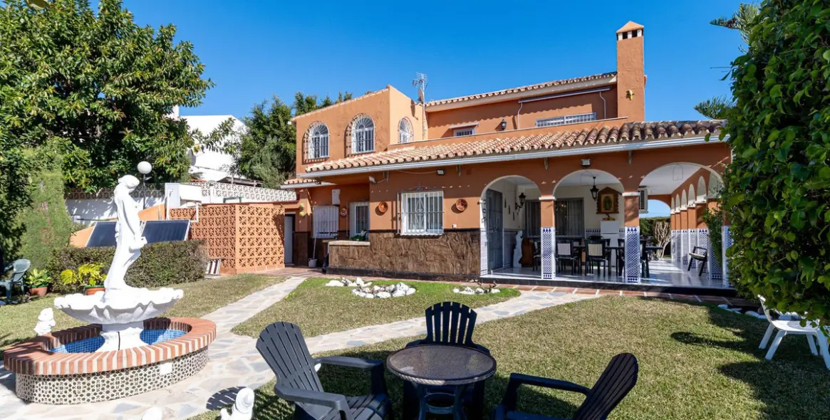 Продажа  отдельно стоящей виллы в Mijas 2
