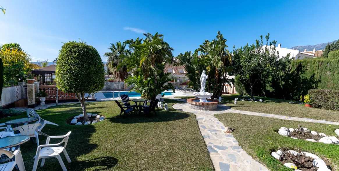 Продажа  отдельно стоящей виллы в Mijas 4