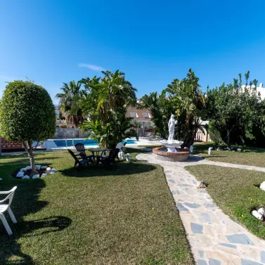 Продажа  отдельно стоящей виллы в Mijas