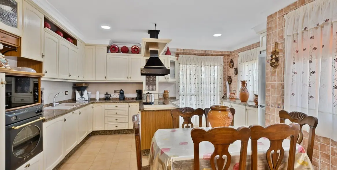 Продажа  отдельно стоящей виллы в Mijas 14