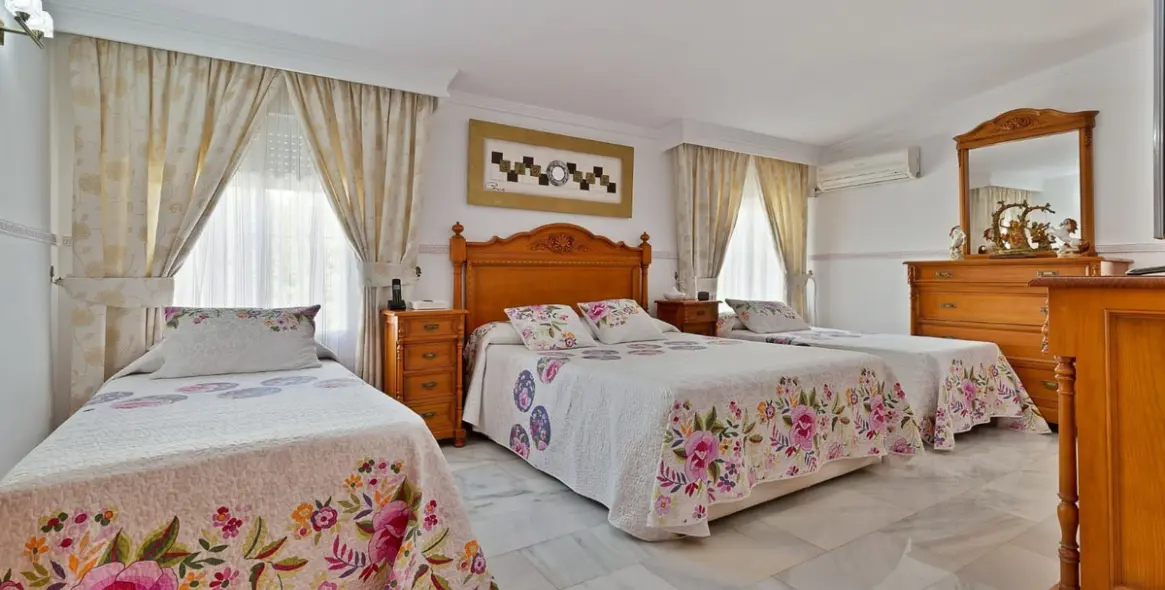 Продажа  отдельно стоящей виллы в Mijas 18