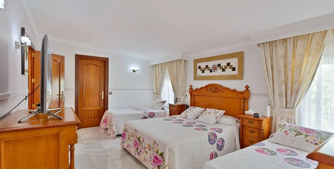 Продажа  отдельно стоящей виллы в Mijas 26