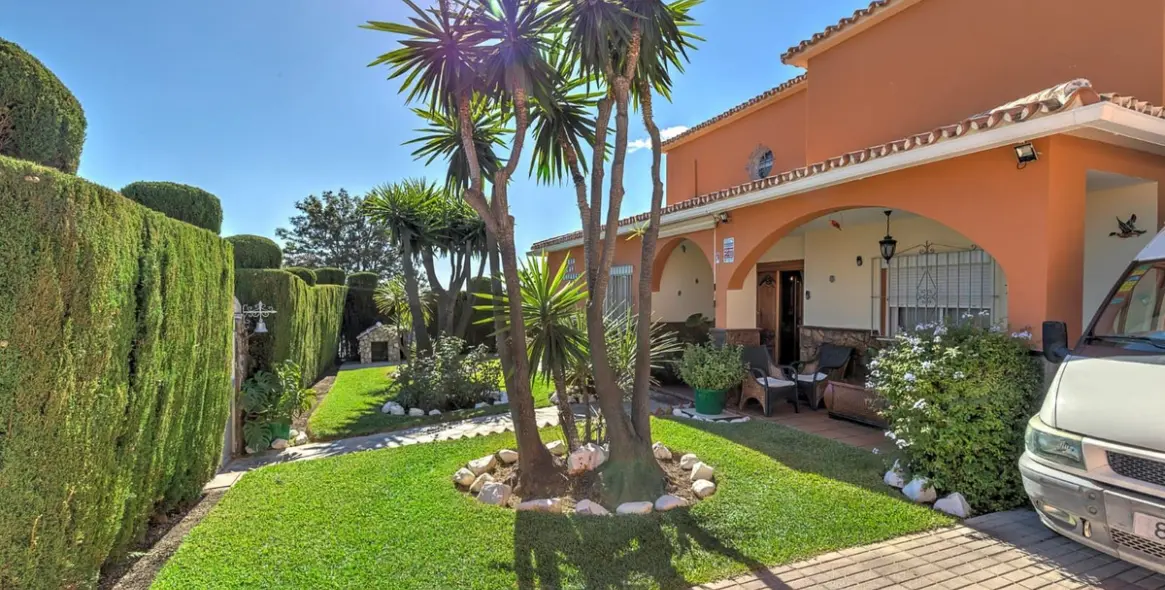 Продажа  отдельно стоящей виллы в Mijas 30