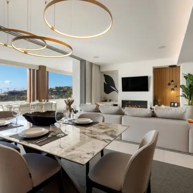 Venta de apartamento en planta media en Benahavís