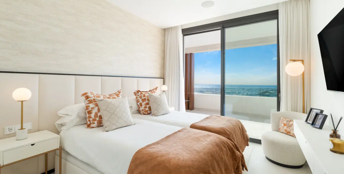 Venta de apartamento en planta media en Benahavís 19