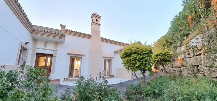 Venta de villa independiente en Sierra Blanca 1