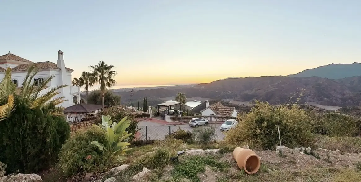 Продажа  отдельно стоящей виллы в Sierra Blanca 23