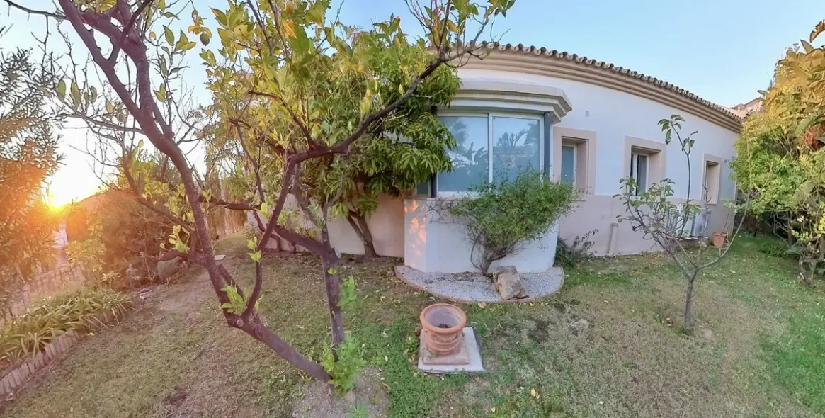 Продажа  отдельно стоящей виллы в Sierra Blanca 29