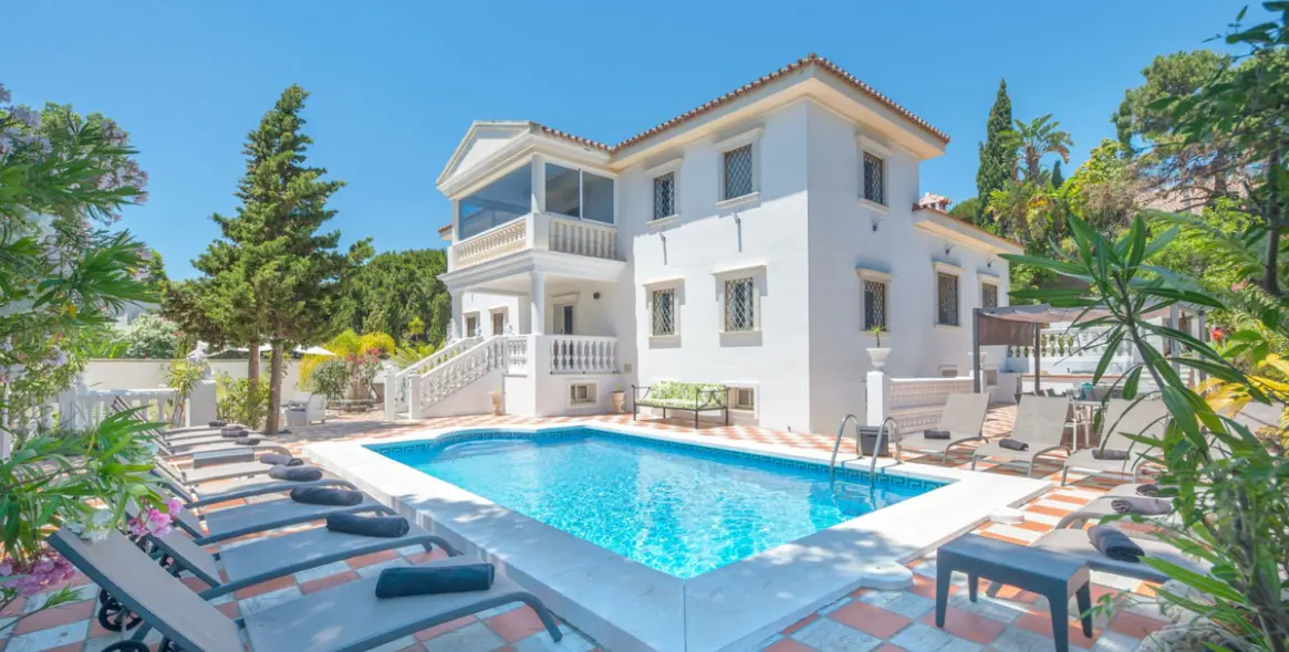 Venta de villa independiente en Marbella 1