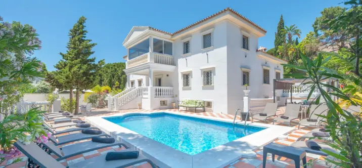 Venta de villa independiente en Marbella 0