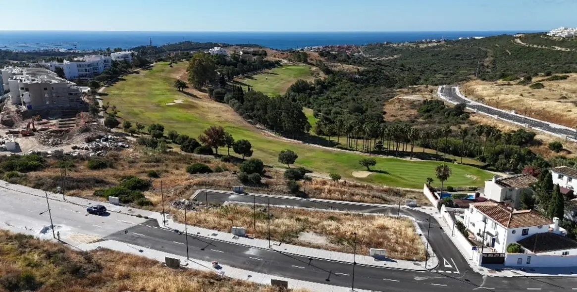 Venta de parcela residencial en Estepona 2