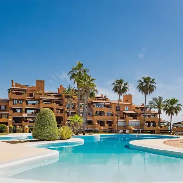 Venta de apartamento en planta baja en New Golden Mile