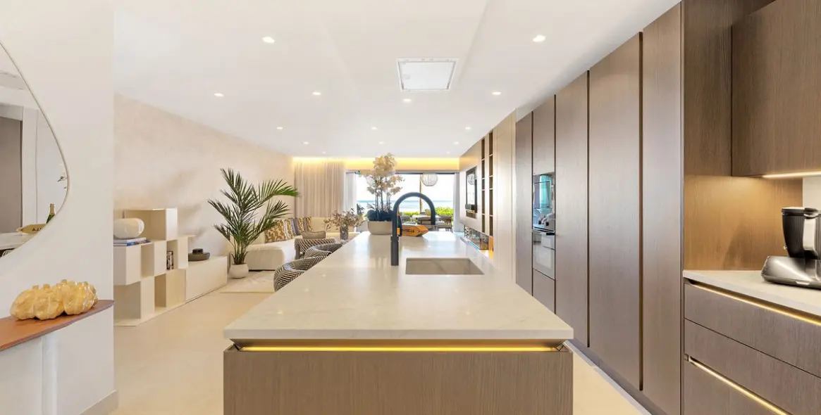 Venta de apartamento en planta baja en New Golden Mile 6