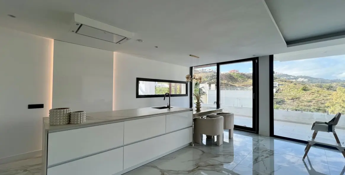 Sale of detached villa in La Cala Golf 8