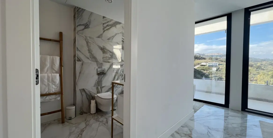 Sale of detached villa in La Cala Golf 17