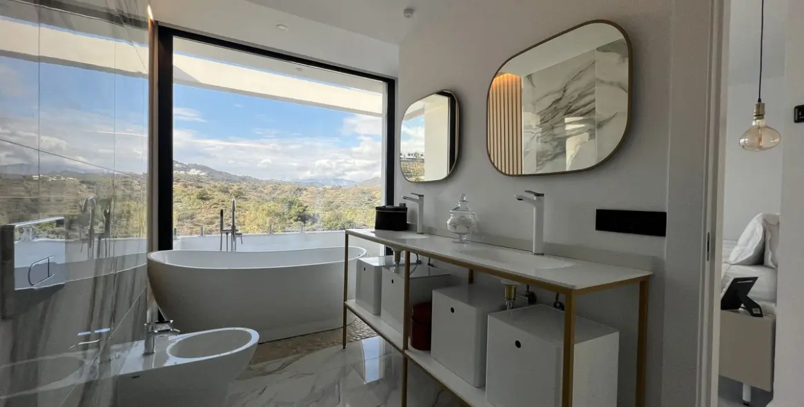 Sale of detached villa in La Cala Golf 18