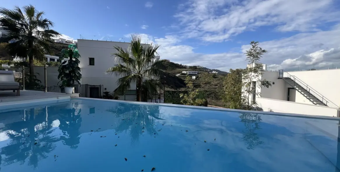 Sale of detached villa in La Cala Golf 29