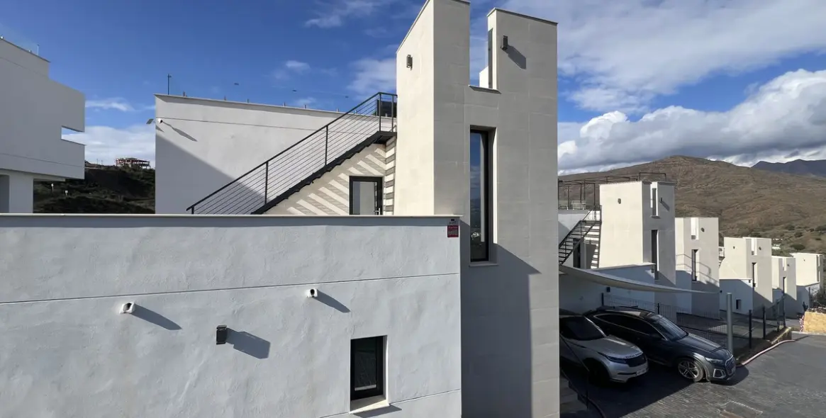 Sale of detached villa in La Cala Golf 37