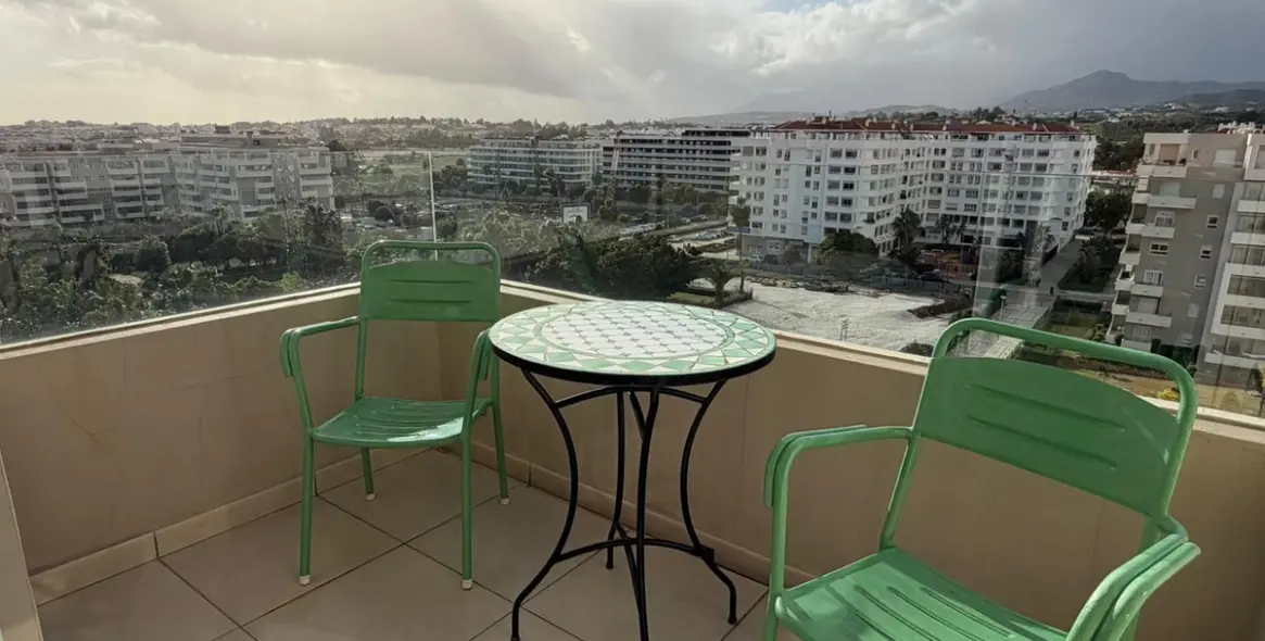 Long-term rent of penthouse in La Campana 7