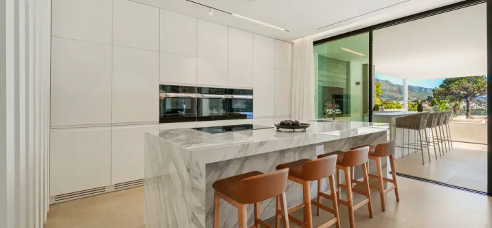 Venta de villa independiente en Nueva Andalucía 4