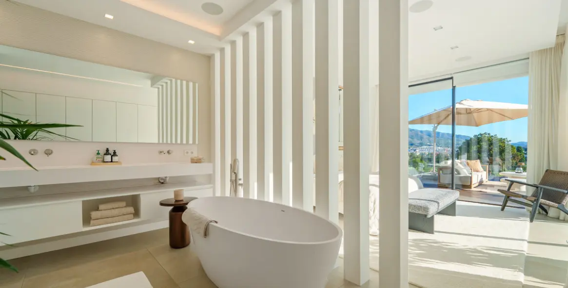 Venta de villa independiente en Nueva Andalucía 17