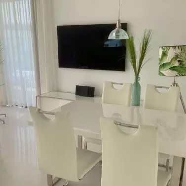 Долгосрочная аренда апартаментов на среднем этаже в Estepona