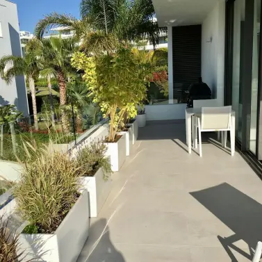 Долгосрочная аренда апартаментов на среднем этаже в Estepona